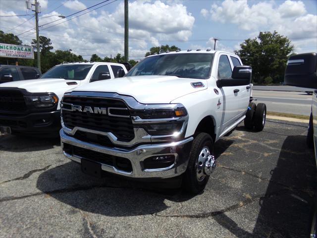 2025 RAM Ram 3500 Chassis Cab RAM 3500 TRADESMAN CREW CAB CHASSIS 4X4 60 CA