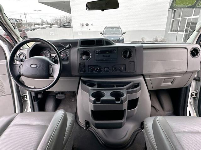 2009 Ford E-350 Super Duty XL