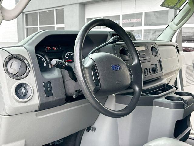 2009 Ford E-350 Super Duty XL
