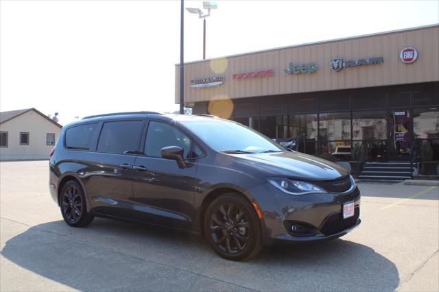 2020 Chrysler Pacifica Touring L