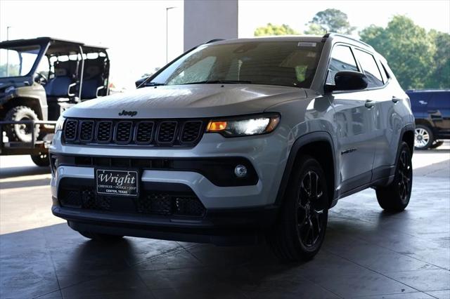 2025 Jeep Compass COMPASS LATITUDE 4X4