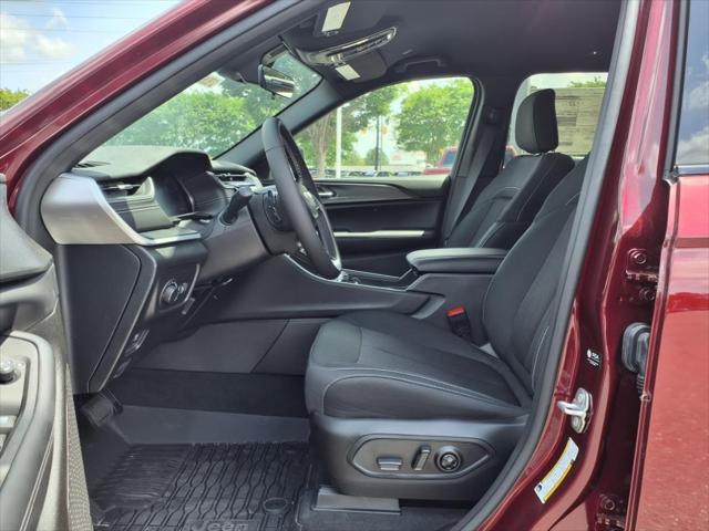 2025 Jeep Grand Cherokee GRAND CHEROKEE LAREDO 4X4
