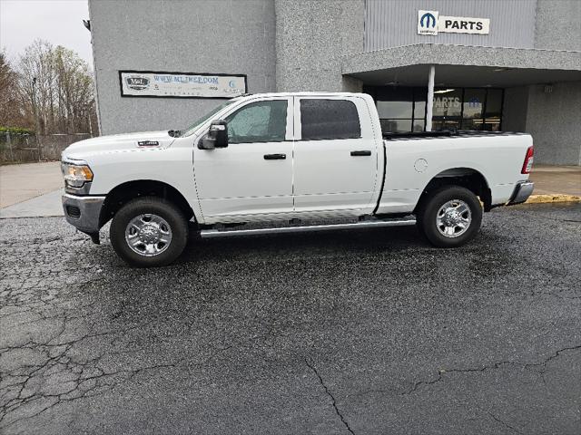 2024 RAM 2500 Tradesman Crew Cab 4x4 64 Box