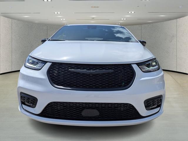 2025 Chrysler Pacifica Hybrid PACIFICA PLUG-IN HYBRID S APPEARANCE