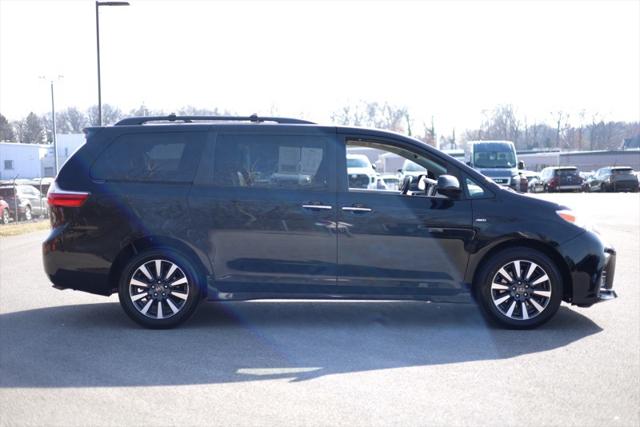 2020 Toyota Sienna XLE