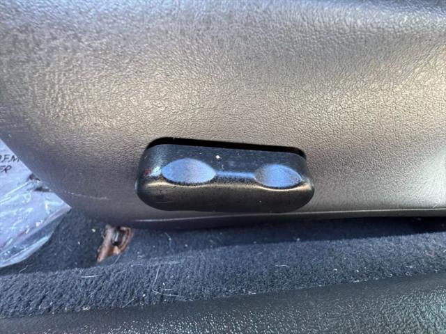 2002 Ford Thunderbird Base