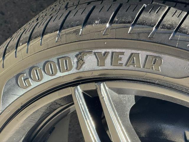 2002 Ford Thunderbird Base