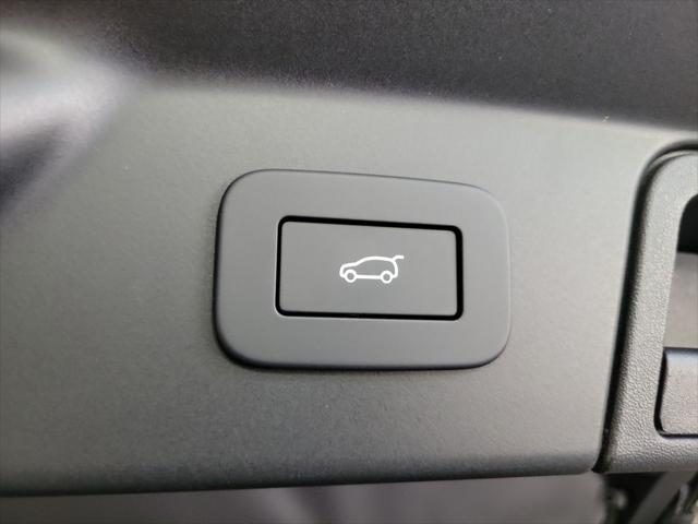 2026 Land Rover Range Rover Velar P250 Dynamic SE
