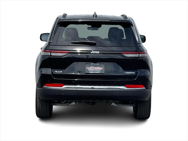 2025 Jeep Grand Cherokee Laredo X 4x4