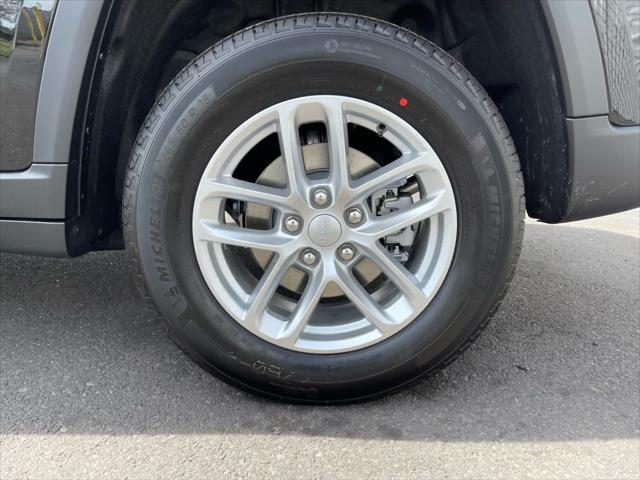 2025 Jeep Grand Cherokee Laredo X 4x4