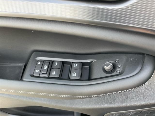 2025 Jeep Grand Cherokee Laredo X 4x4