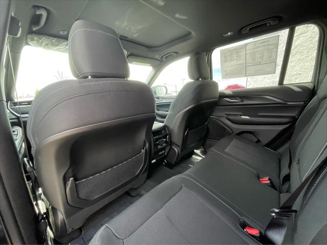 2025 Jeep Grand Cherokee Laredo X 4x4