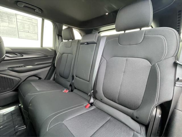 2025 Jeep Grand Cherokee Laredo X 4x4