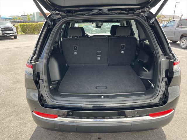 2025 Jeep Grand Cherokee Laredo X 4x4