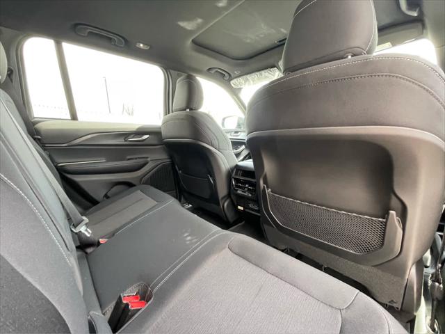 2025 Jeep Grand Cherokee Laredo X 4x4