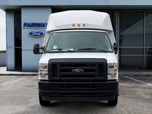2024 Ford E-450 Cutaway Base