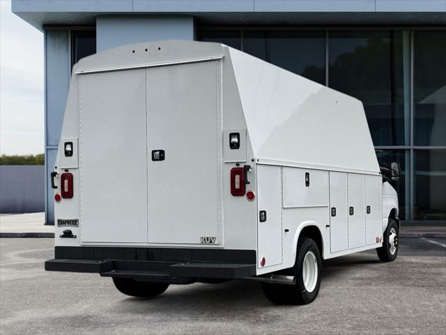 2024 Ford E-450 Cutaway Base