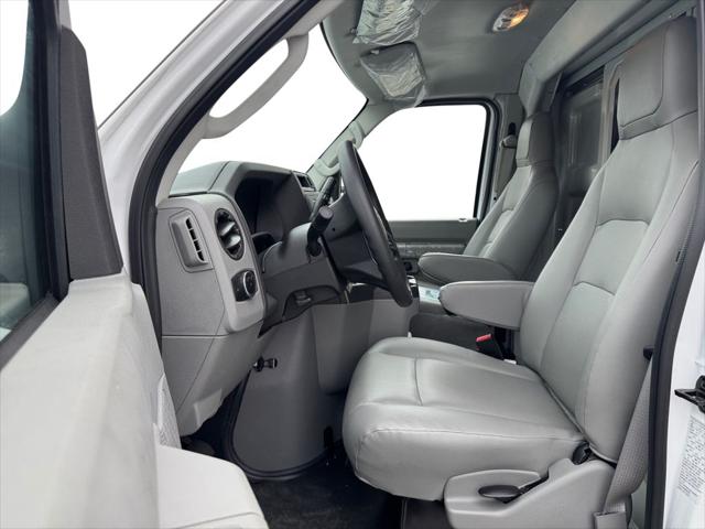 2024 Ford E-450 Cutaway Base