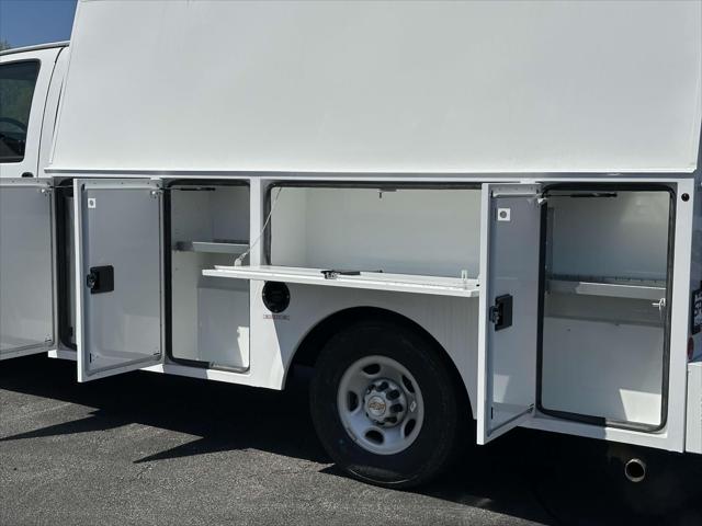 2024 Chevrolet Express Cutaway Work Van