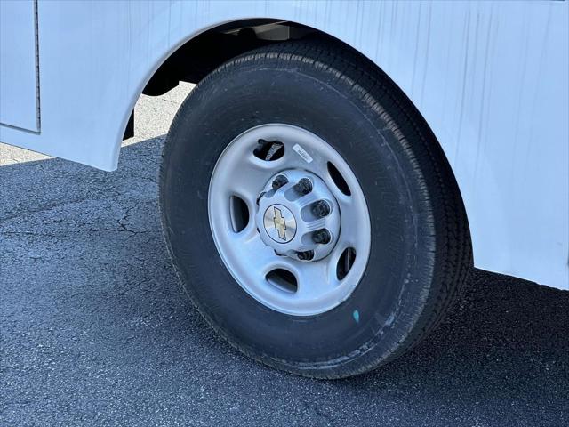 2024 Chevrolet Express Cutaway Work Van