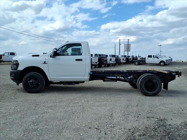 2025 RAM Ram 3500 Chassis Cab RAM 3500 TRADESMAN CHASSIS REGULAR CAB 4X4 84 CA