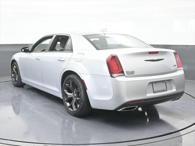 2021 Chrysler 300 Touring