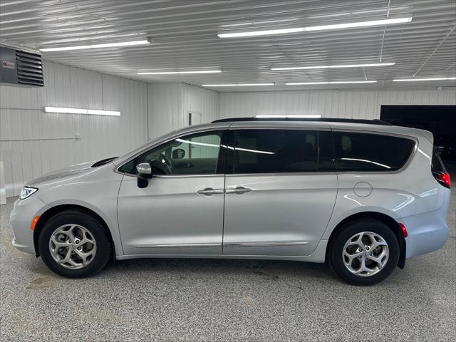 2023 Chrysler Pacifica Limited AWD