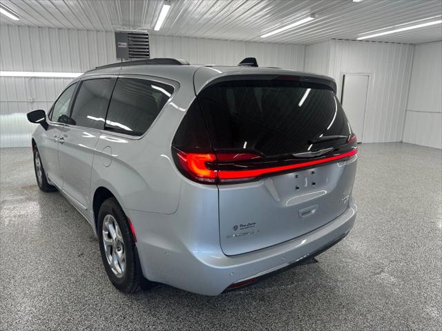 2023 Chrysler Pacifica Limited AWD