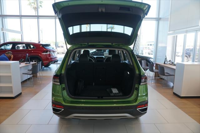 2025 Volkswagen Taos 1.5T SE