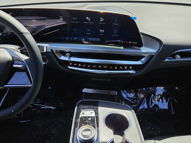 2025 Cadillac iQ Sport w/1SF