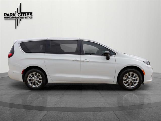 2025 Chrysler Pacifica PACIFICA SELECT AWD