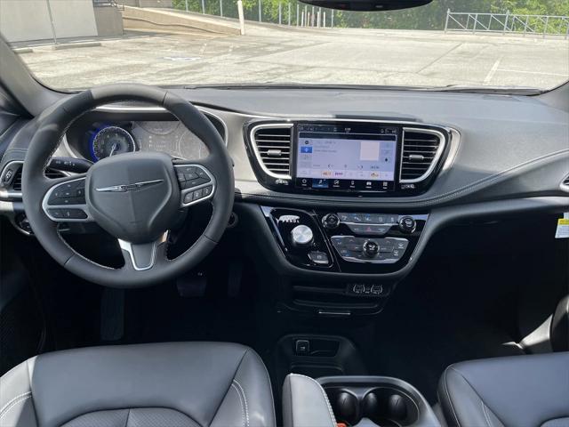 2025 Chrysler Pacifica PACIFICA SELECT