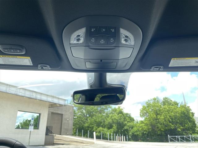 2025 Chrysler Pacifica PACIFICA SELECT