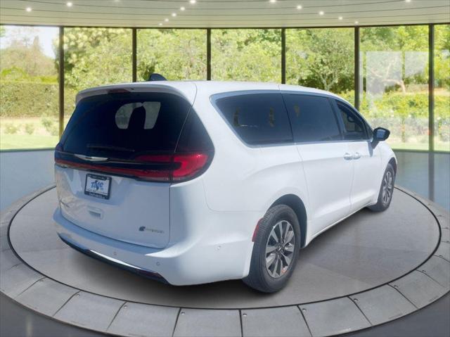 2025 Chrysler Pacifica Hybrid PACIFICA PLUG-IN HYBRID SELECT