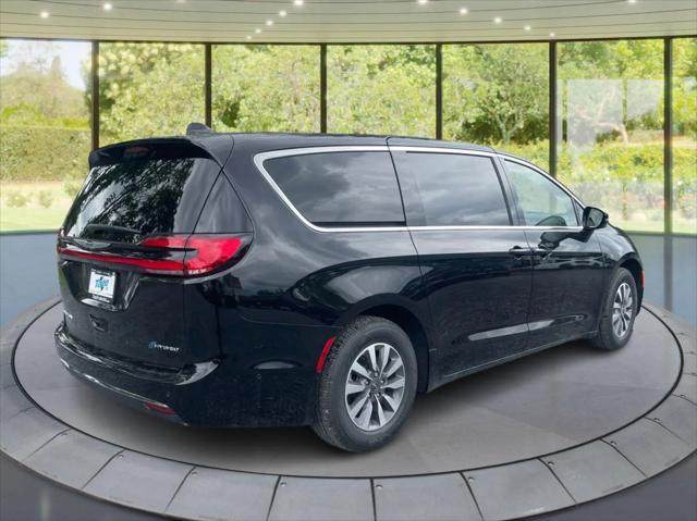 2025 Chrysler Pacifica Hybrid PACIFICA PLUG-IN HYBRID SELECT