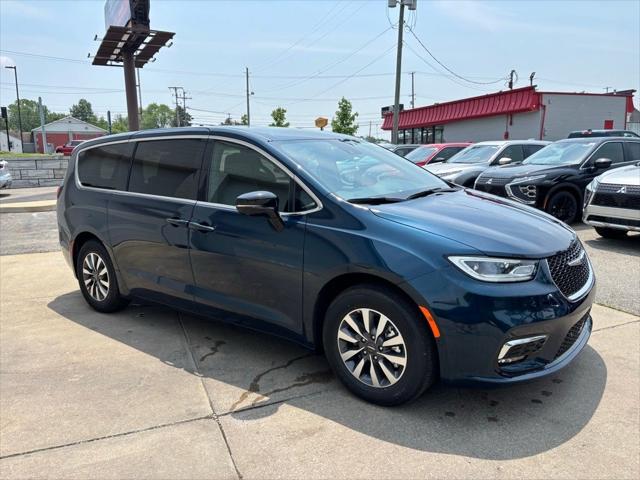 2025 Chrysler Pacifica Hybrid PACIFICA PLUG-IN HYBRID SELECT