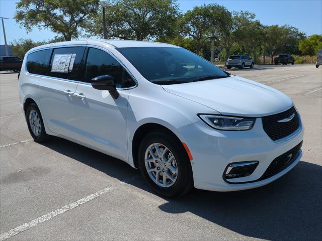 2025 Chrysler Pacifica PACIFICA SELECT