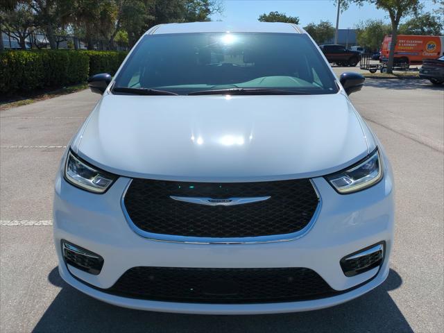 2025 Chrysler Pacifica PACIFICA SELECT