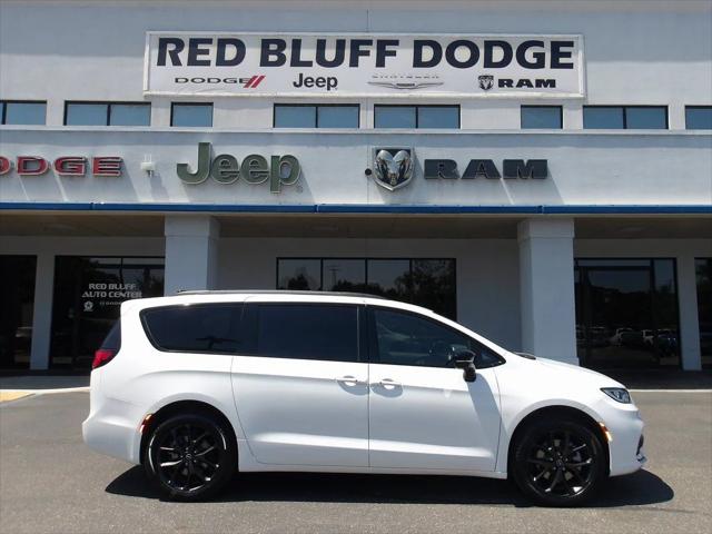 2025 Chrysler Pacifica PACIFICA LIMITED AWD