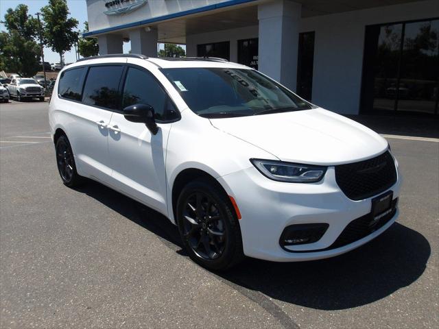 2025 Chrysler Pacifica PACIFICA LIMITED AWD