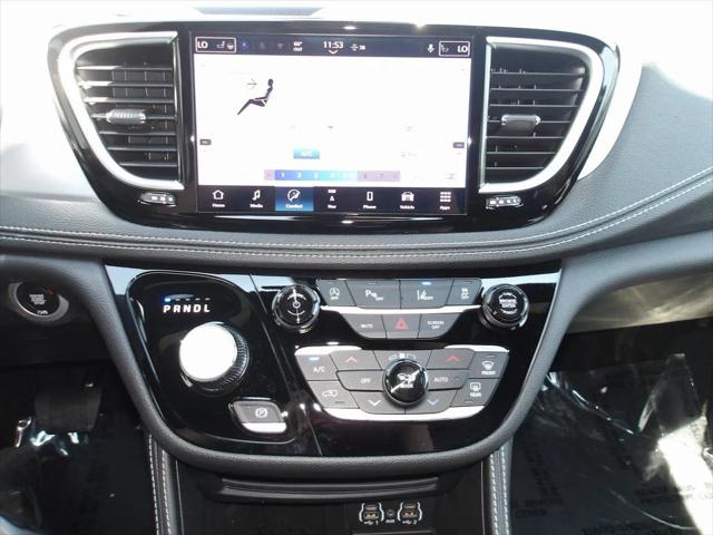2025 Chrysler Pacifica Limited AWD