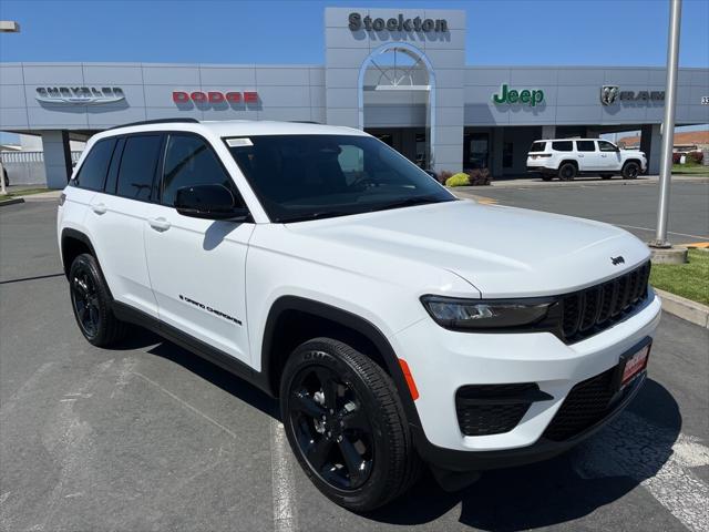 2025 Jeep Grand Cherokee GRAND CHEROKEE ALTITUDE 4X4
