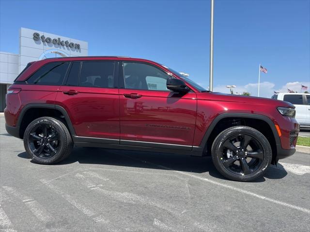 2025 Jeep Grand Cherokee GRAND CHEROKEE ALTITUDE 4X4