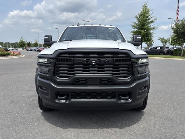 2025 RAM Ram 5500 Chassis Cab RAM 5500 TRADESMAN CHASSIS CREW CAB 4X4 60 CA