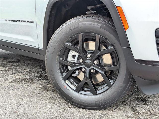 2025 Jeep Grand Cherokee GRAND CHEROKEE L ALTITUDE 4X2