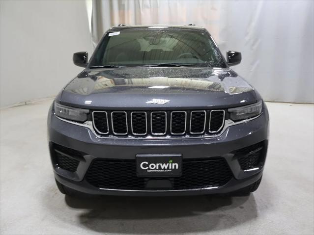 2025 Jeep Grand Cherokee GRAND CHEROKEE LAREDO X 4X4