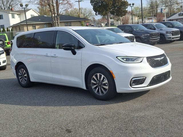 2025 Chrysler Pacifica Hybrid PACIFICA PLUG-IN HYBRID SELECT