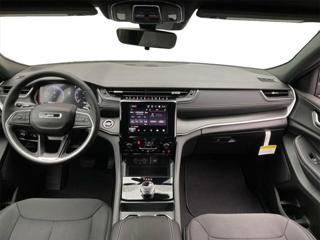 2025 Jeep Grand Cherokee GRAND CHEROKEE L LAREDO 4X4