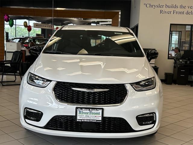 2025 Chrysler Pacifica PACIFICA SELECT
