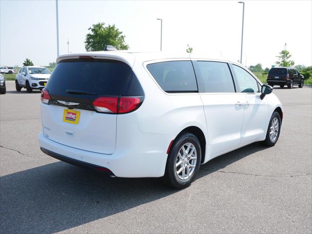 2025 Chrysler Voyager VOYAGER LX